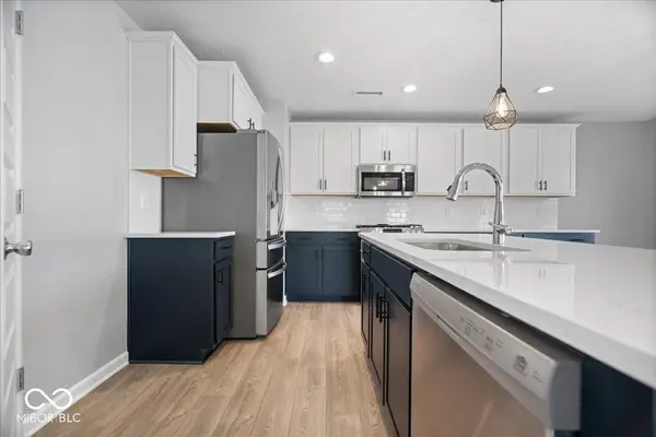 13194 N Landing CIR E, Camby, IN 46113