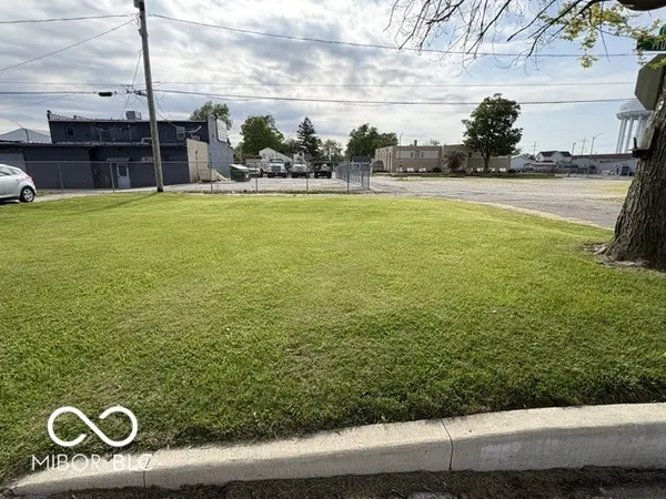 1201 S Mulberry ST, Muncie, IN 47302