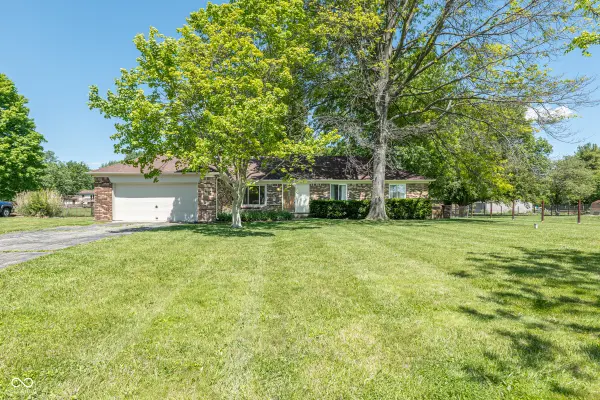 1405 Maria LN, Avon, IN 46123
