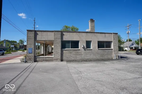 105 S Madison AVE, Greenwood, IN 46142