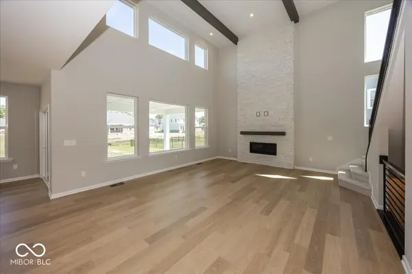 6608 Dogwood DR, Mccordsville, IN 46055