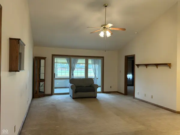 4964 W Cedar Cove DR, New Palestine, IN 46163