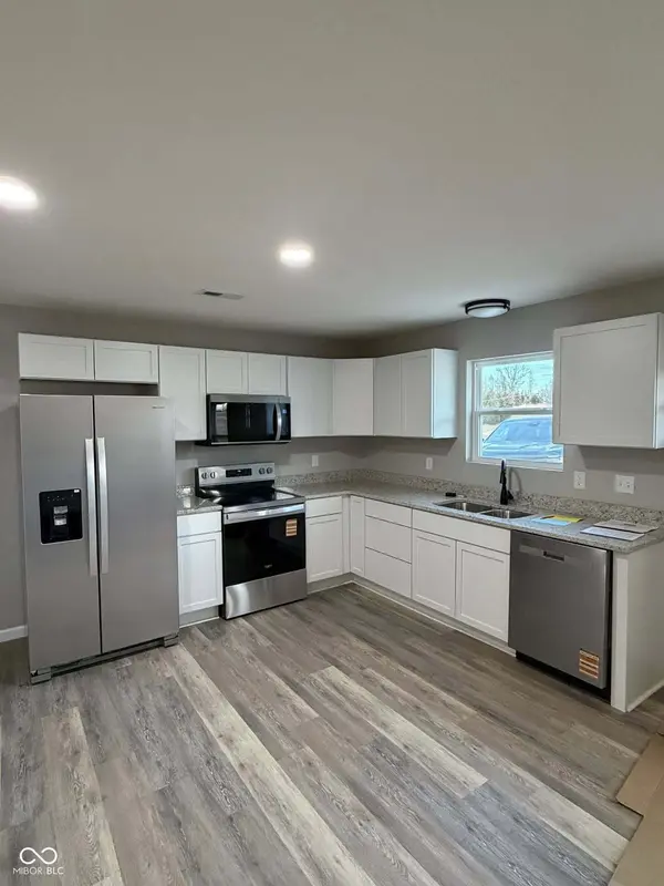 391 Country Manor ST, North Vernon, IN 47265