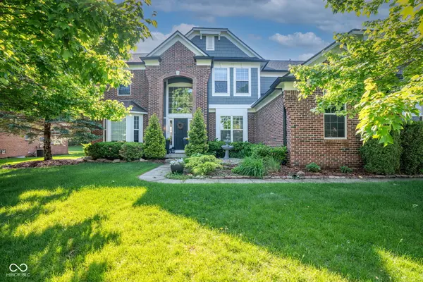 11667 Shadowwood CT, Zionsville, IN 46077