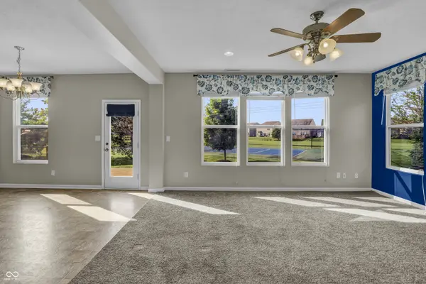 2273 Shadow Bend DR, Columbus, IN 47201
