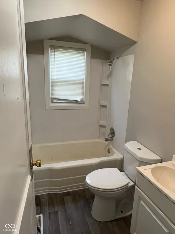 930 N Kealing AVE, Indianapolis, IN 46201