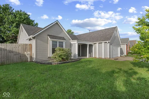 191 Suncrest DR, Greenwood, IN 46143