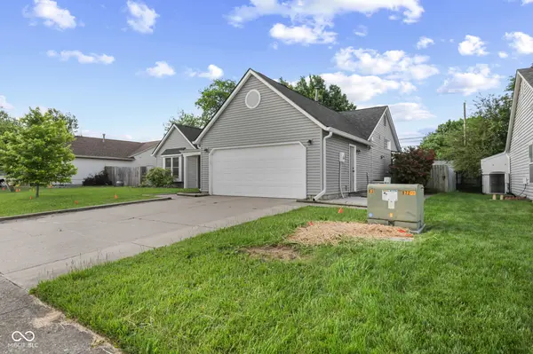 191 Suncrest DR, Greenwood, IN 46143