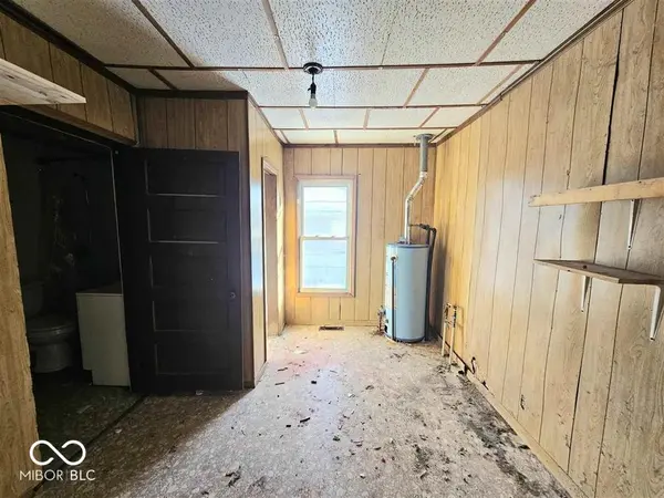 143 E School ST, Anderson, IN 46012