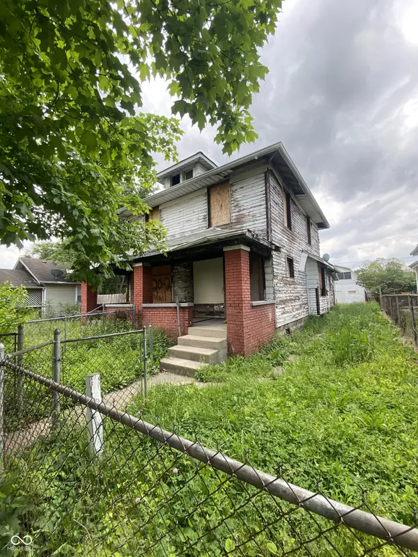 2042 E Adams ST, Indianapolis, IN 46218