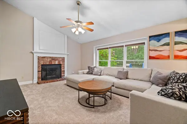 11734 Forest Park LN, Carmel, IN 46033