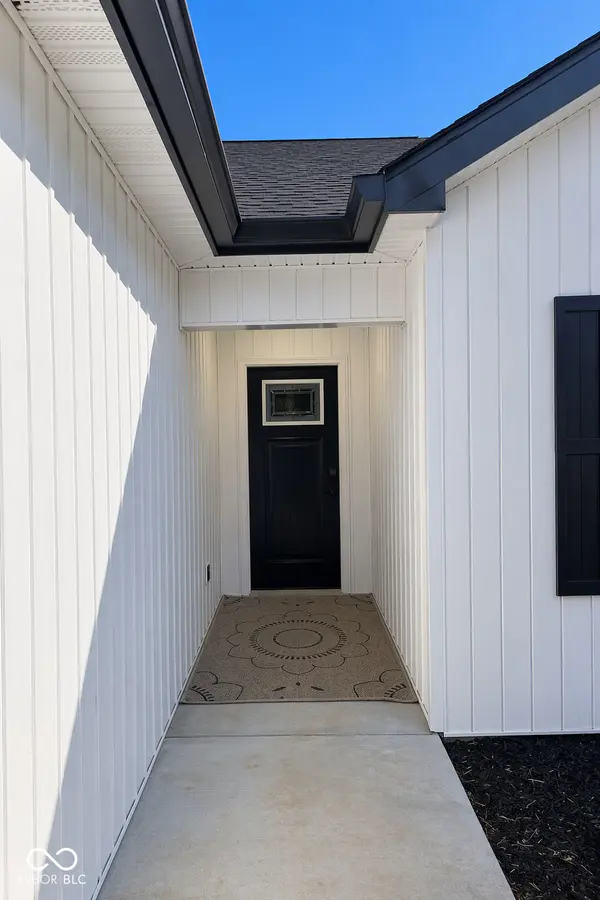 403 Poplar ST, Elizabethtown, IN 47232
