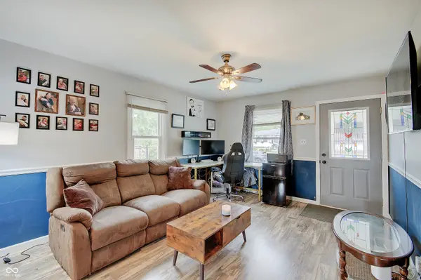 73 S 3rd AVE, Beech Grove, IN 46107