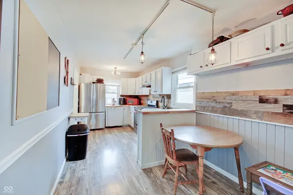 73 S 3rd AVE, Beech Grove, IN 46107