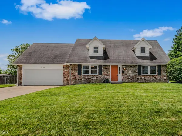 3232 Fairlawn DR, Columbus, IN 47203