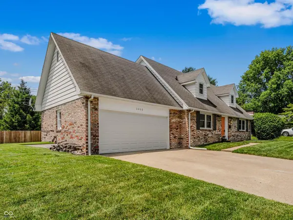 3232 Fairlawn DR, Columbus, IN 47203