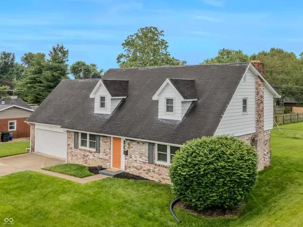 3232 Fairlawn DR, Columbus, IN 47203