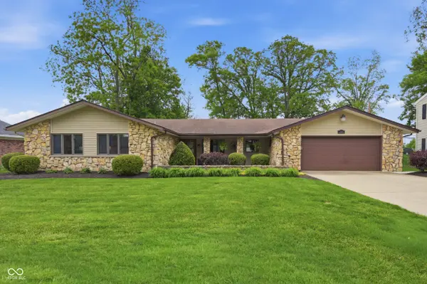 2215 W Woodmont DR, Muncie, IN 47304