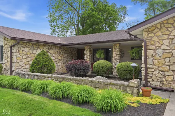 2215 W Woodmont DR, Muncie, IN 47304