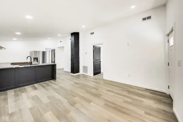 3242 Collier ST, Indianapolis, IN 46221