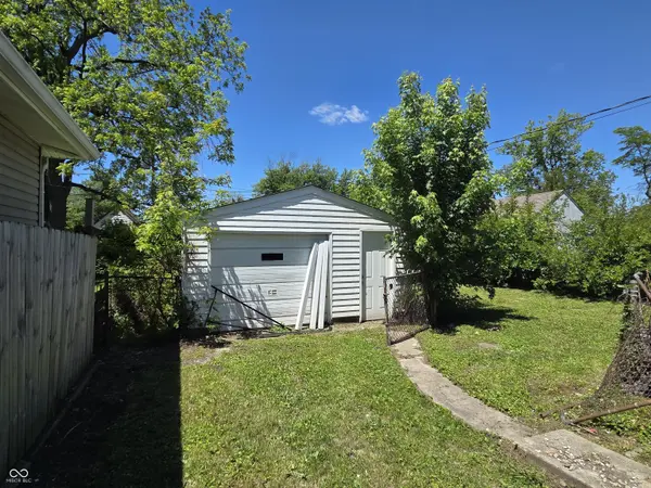 2230 N Bosart AVE, Indianapolis, IN 46218