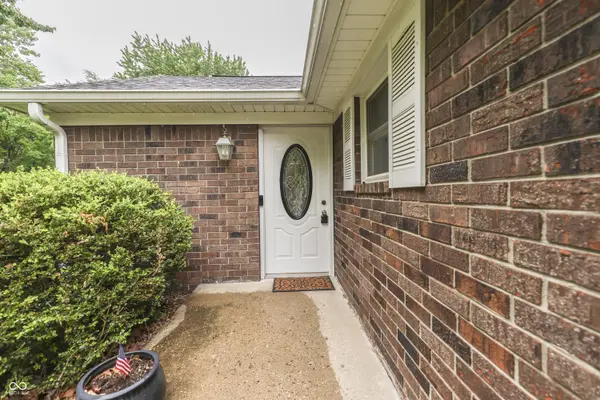 703 Hillcrest DR, Greenwood, IN 46142