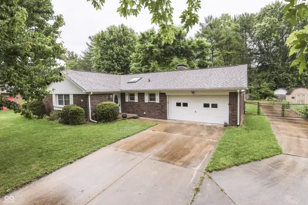 703 Hillcrest DR, Greenwood, IN 46142