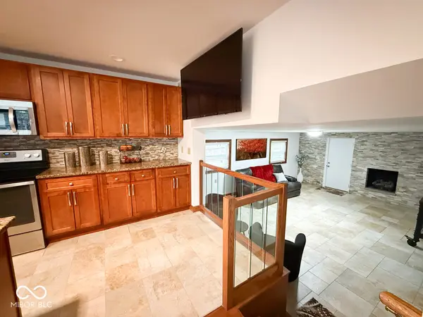 1106 Fairfield DR, Shelbyville, IN 46176