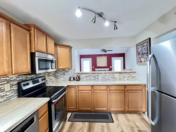 1204 Worcester WAY, Greenfield, IN 46140