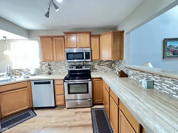 1204 Worcester WAY, Greenfield, IN 46140