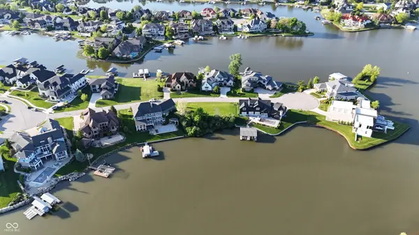 13372 Cambridge Cove WAY, Fishers, IN 46055