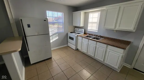 6149 Commodore DR, Indianapolis, IN 46219