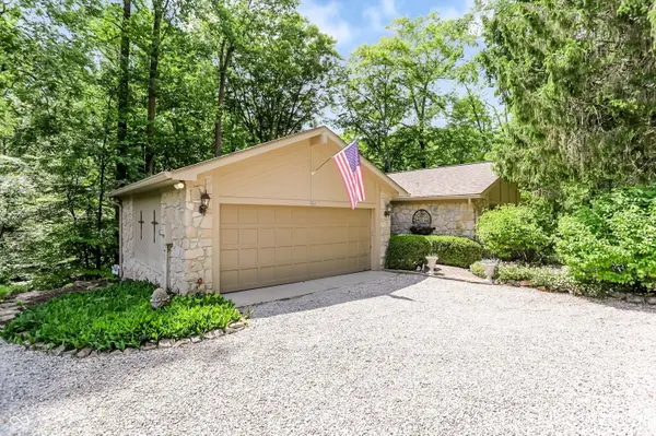 7592 S Poplar Point DR, Trafalgar, IN 46181