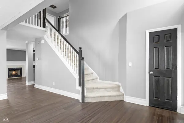 6529 Sussex DR, Zionsville, IN 46077