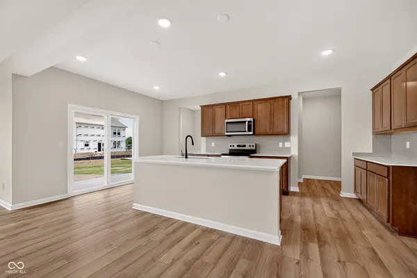 7877 Newbury RD, Avon, IN 46123