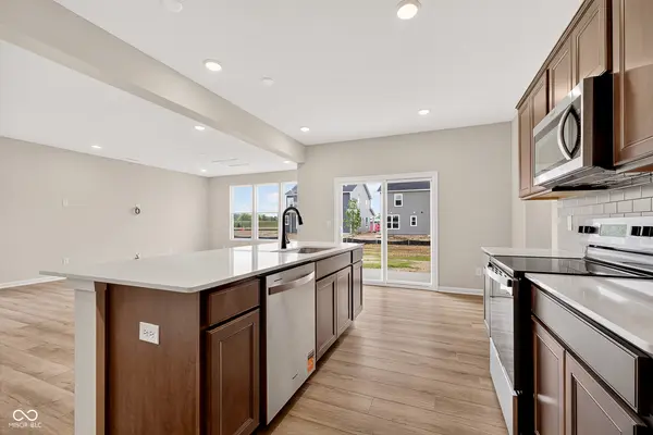 7877 Newbury RD, Avon, IN 46123