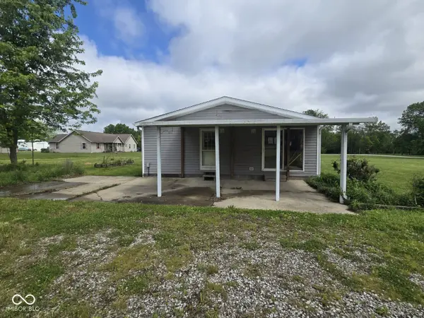 11349 S Singhurst ST, Terre Haute, IN 47802