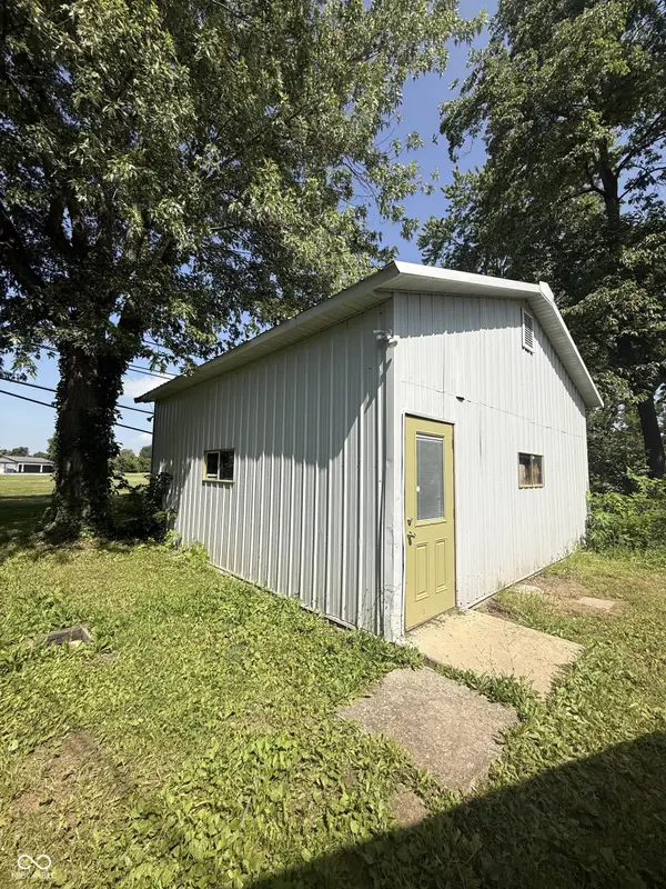 7800 S Mooresville RD, Indianapolis, IN 46183
