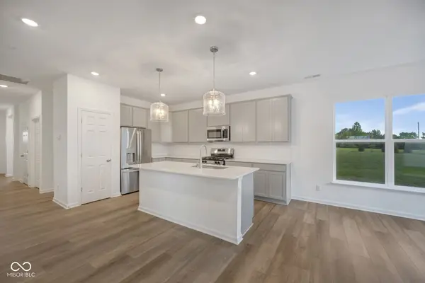 5534 Aspen Wood LN, Indianapolis, IN 46239