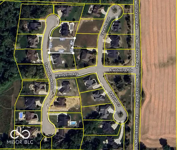 327 Shadow Creek PASS, Greenfield, IN 46140