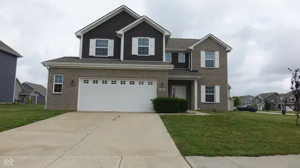 942 Maple Stone DR, Greenwood, IN 46143