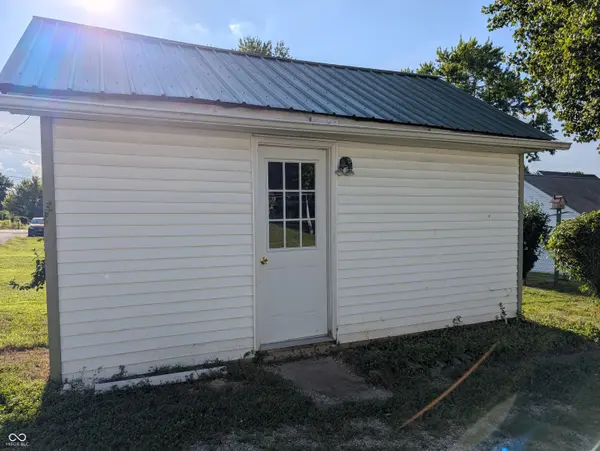 219 E Perry ST, Versailles, IN 47042