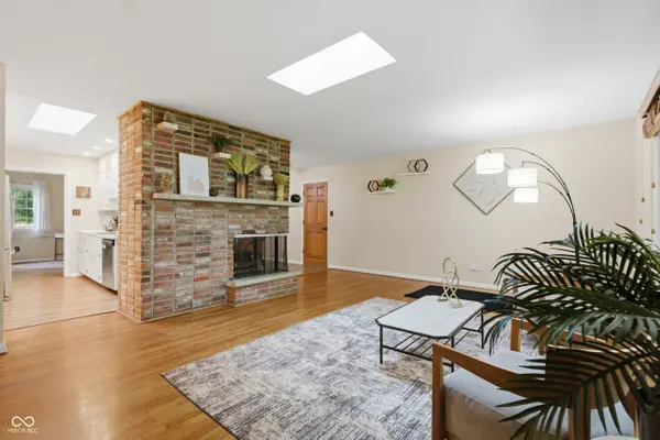 2515 E 99th ST, Carmel, IN 46280