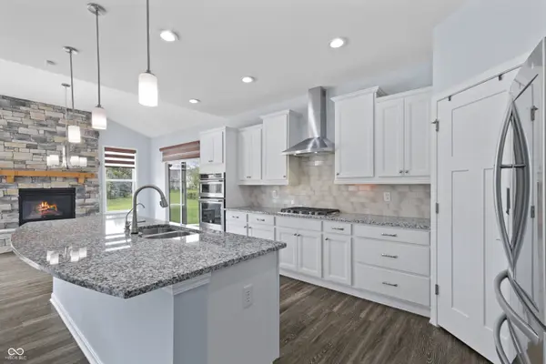 1091 Margate DR, Greenwood, IN 46143