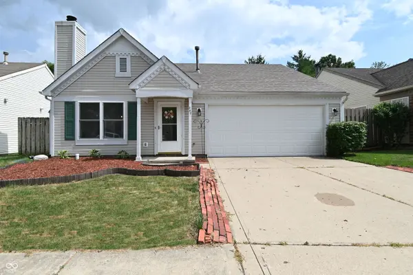 347 Lake Ridge LN, Greenwood, IN 46142