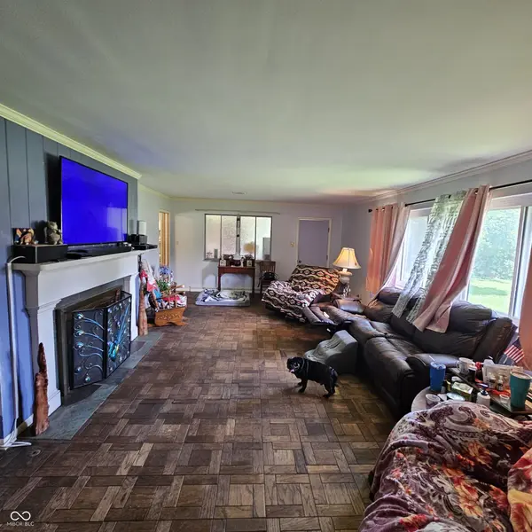 302 East DR, Connersville, IN 47331