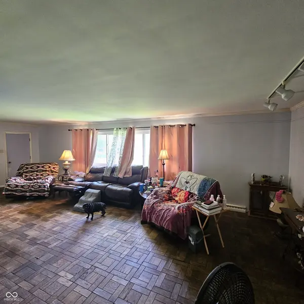302 East DR, Connersville, IN 47331