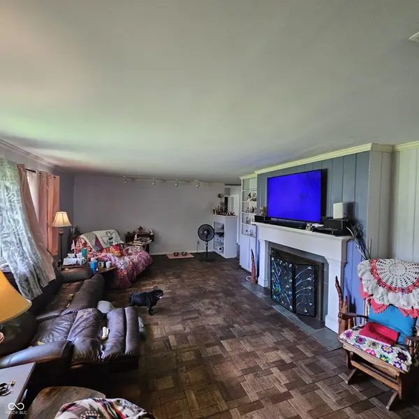 302 East DR, Connersville, IN 47331