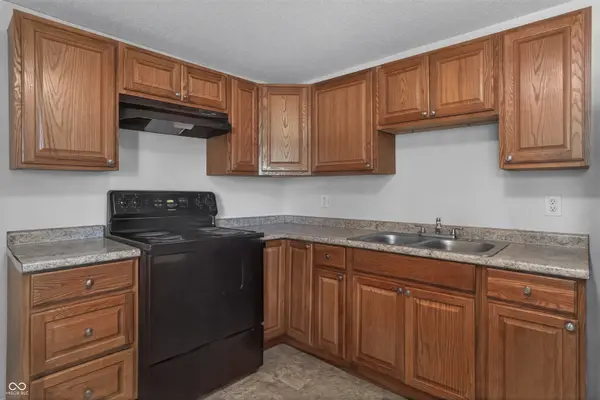 5884 E 42nd ST, Indianapolis, IN 46226