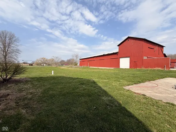 6475 N 300 E, Whiteland, IN 46184
